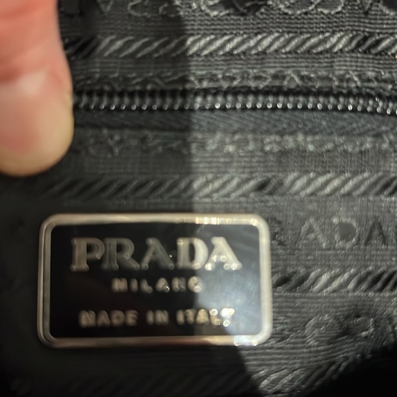 Prada purse - Picture 5 of 11